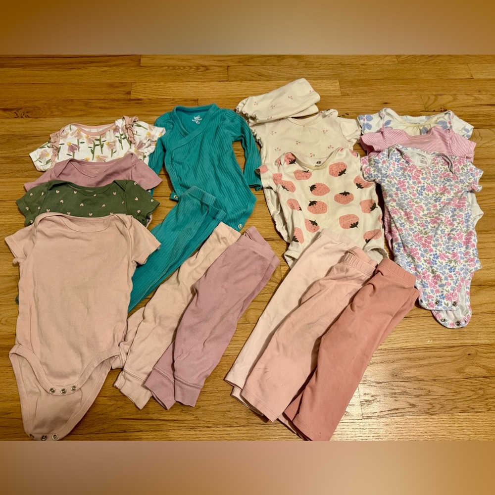 17 pc H&M and Cloud Island 9m Matching Bundle